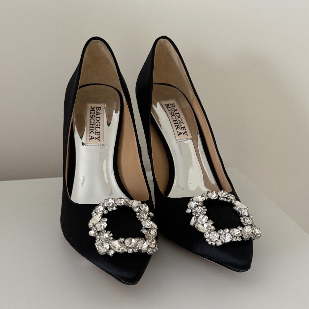 Badgley Mischka Cher Crystal Embellished Pump